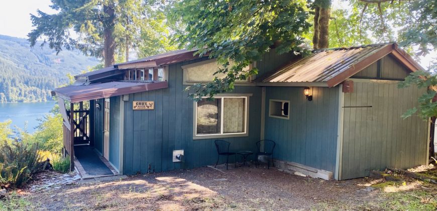 14079  Gorgeous lake view with large sunroom!