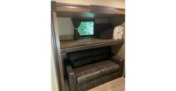 04130  Large 2016 RV Sleeps 6 plus with 4 pop outs