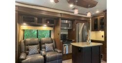 04130  Large 2016 RV Sleeps 6 plus with 4 pop outs