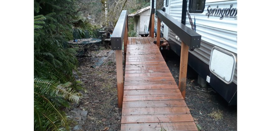 21015  2014 RV Trailer with ADA Ramp.