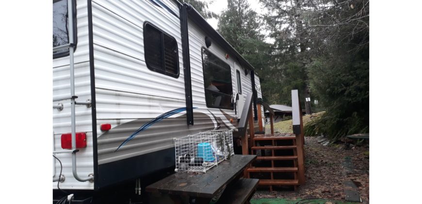 21015  2014 RV Trailer with ADA Ramp.