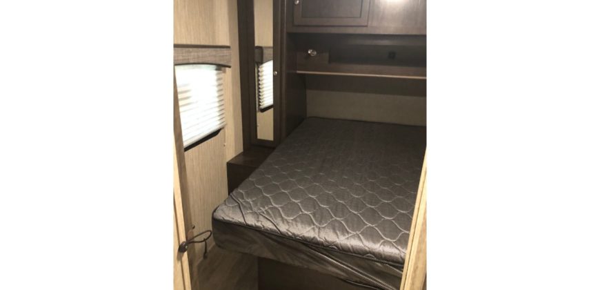 20013  Beautiful 33 foot Sundance RV Year-Round Access