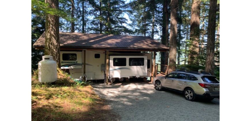 11066  Well-kept 5th wheel/cover with Lake and Mountain Views