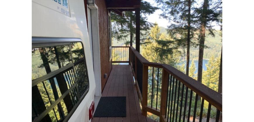 11066  Well-kept 5th wheel/cover with Lake and Mountain Views