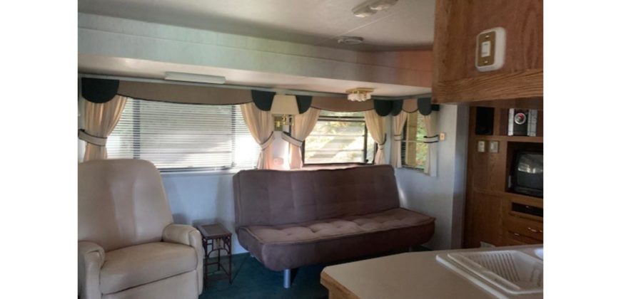 11066  Well-kept 5th wheel/cover with Lake and Mountain Views