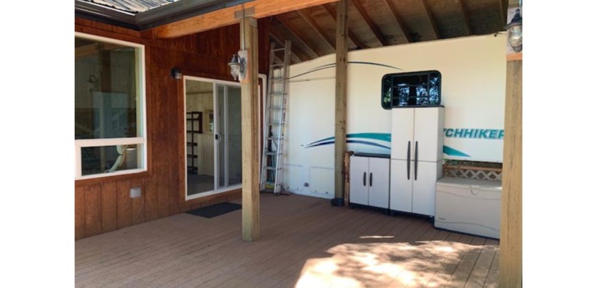 11066  Well-kept 5th wheel/cover with Lake and Mountain Views