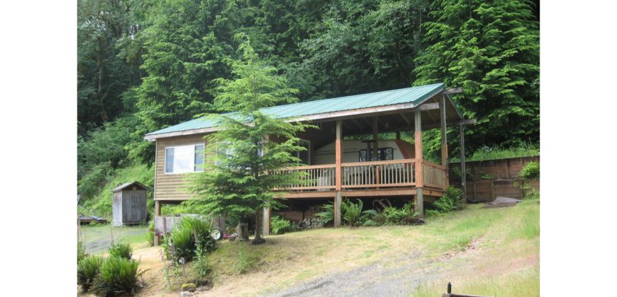 19029  Beautiful Knotty Pine Cabin Like Setting with Mount St. Helens View