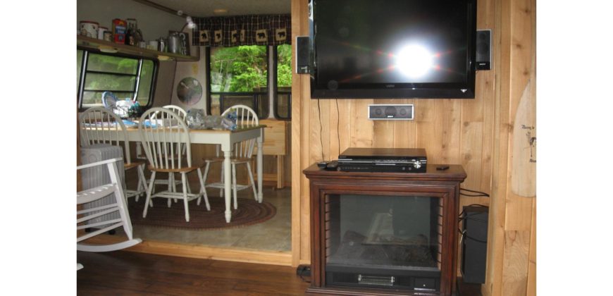 19029  Beautiful Knotty Pine Cabin Like Setting with Mount St. Helens View