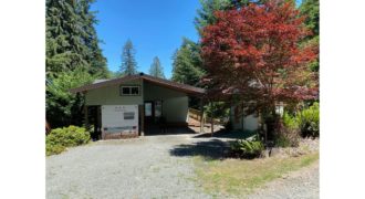 18052  Quiet, Secluded Location with Lake View!