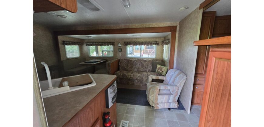 09082  Awesome RV with Year-Round Access Close to Stage