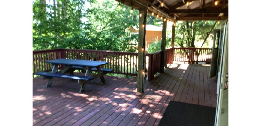 21127  Valley View!  Large Private Deck!