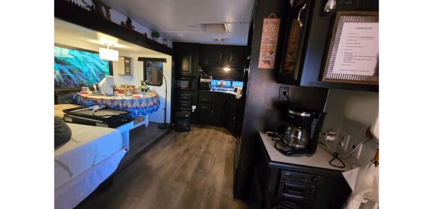 12005  Cute Remodeled RV with Lake Views