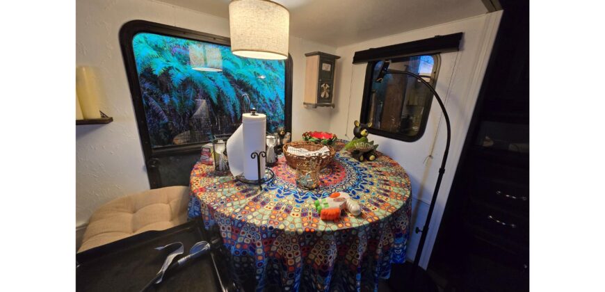 12005  Cute Remodeled RV with Lake Views